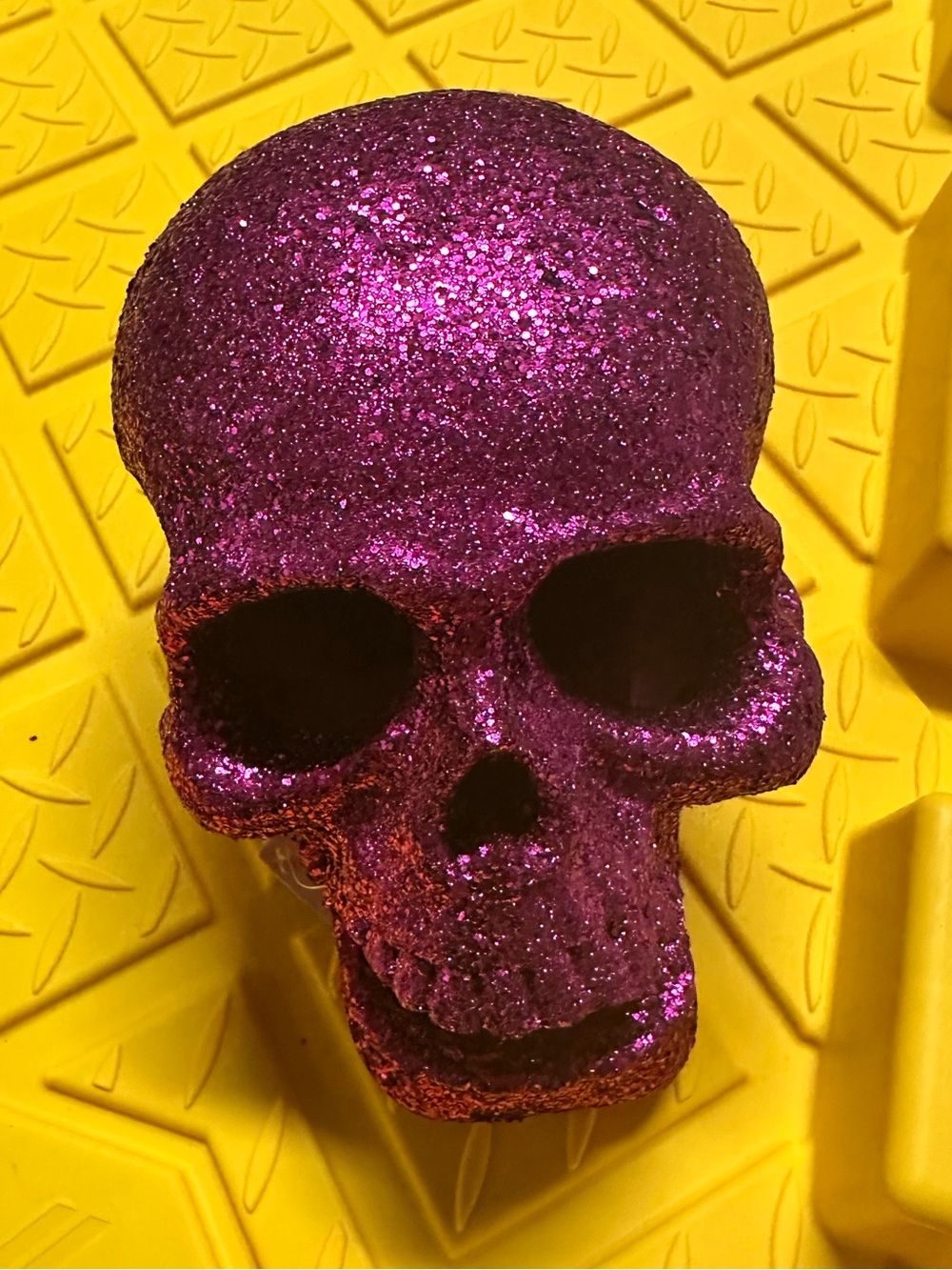 Way to Celebrate Halloween 5.75-Inch Glittered Purple Skull Decoration